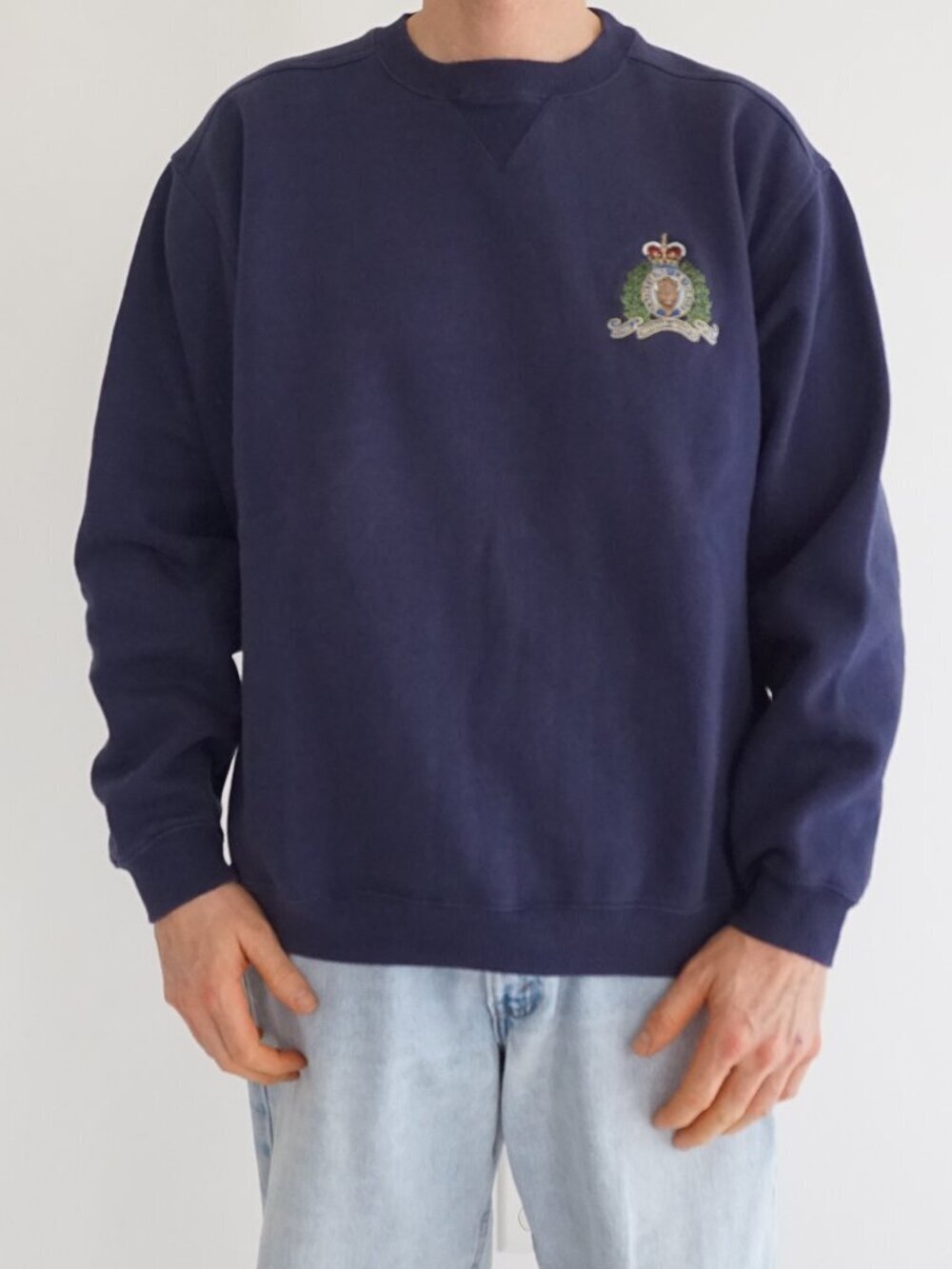 Fundy Resort Navy RCMP Crest Embroidered Pullover Sweatshirt Cotton Blend L